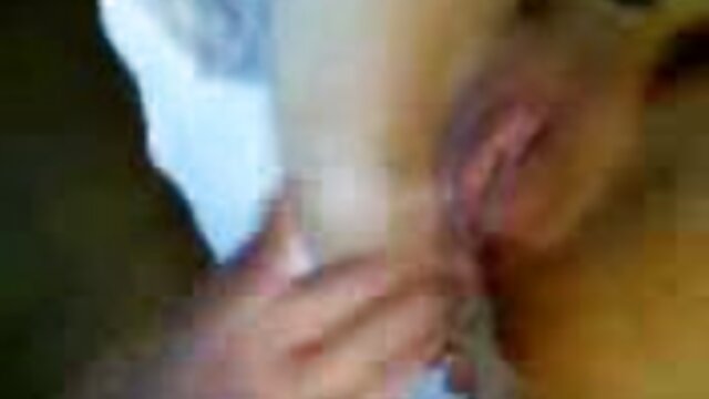 Adolescente de ébano con culo de burbuja en medias (cámara videos pillados robados lenta)