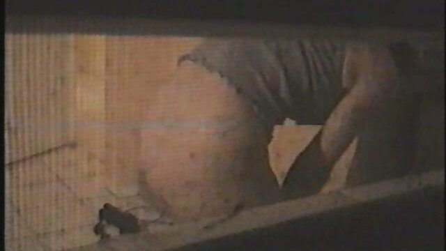 Chica guapa trabajando duro pilladas follando en lugares publicos en una gran polla