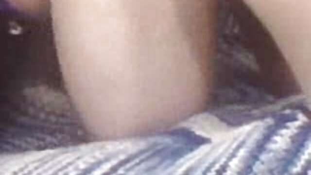 Linda adolescente muestra su culo pilladas en el monte xxx