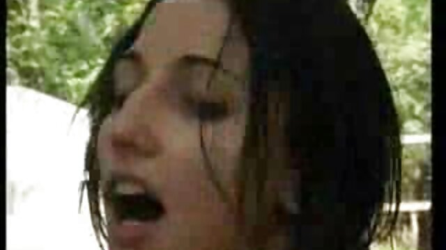 Hottie morena tetona se folla a su pillados camara oculta sexo hombre con un juguete sexual masivo